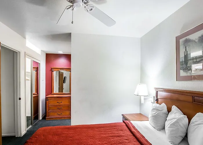 American & Suites Hotel 3*