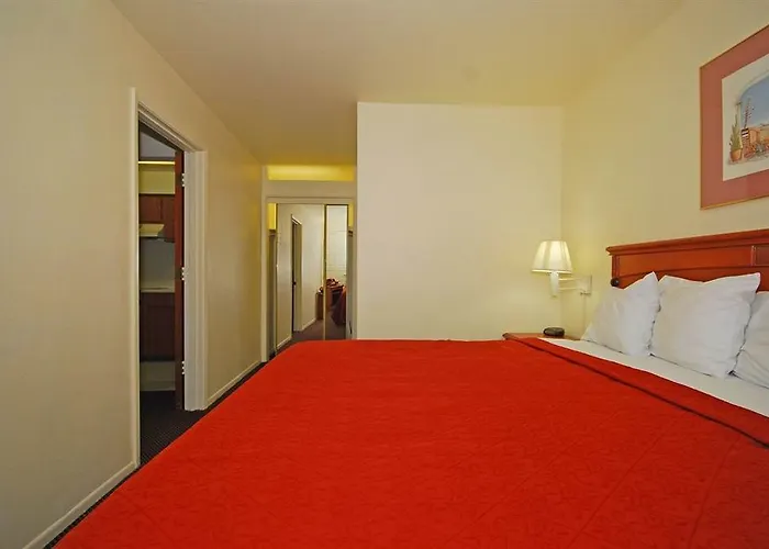 American & Suites Hotel