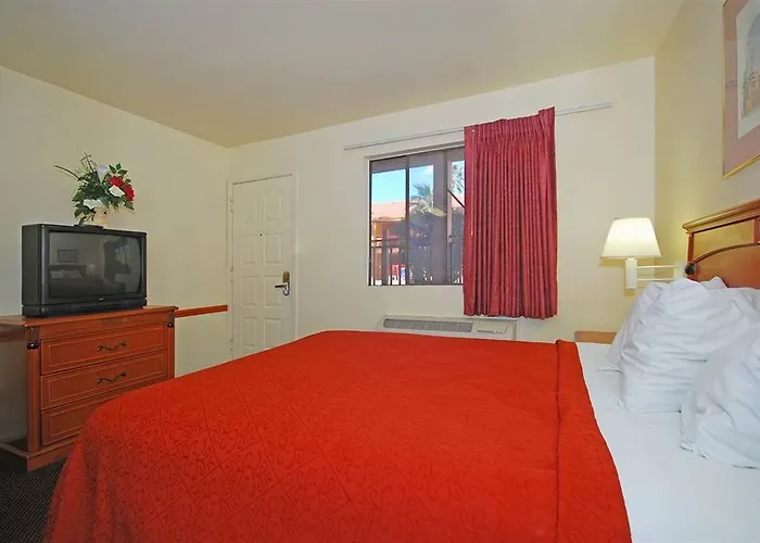 Hotel American & Suites 3*