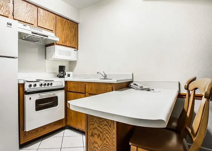 Hotel American & Suites